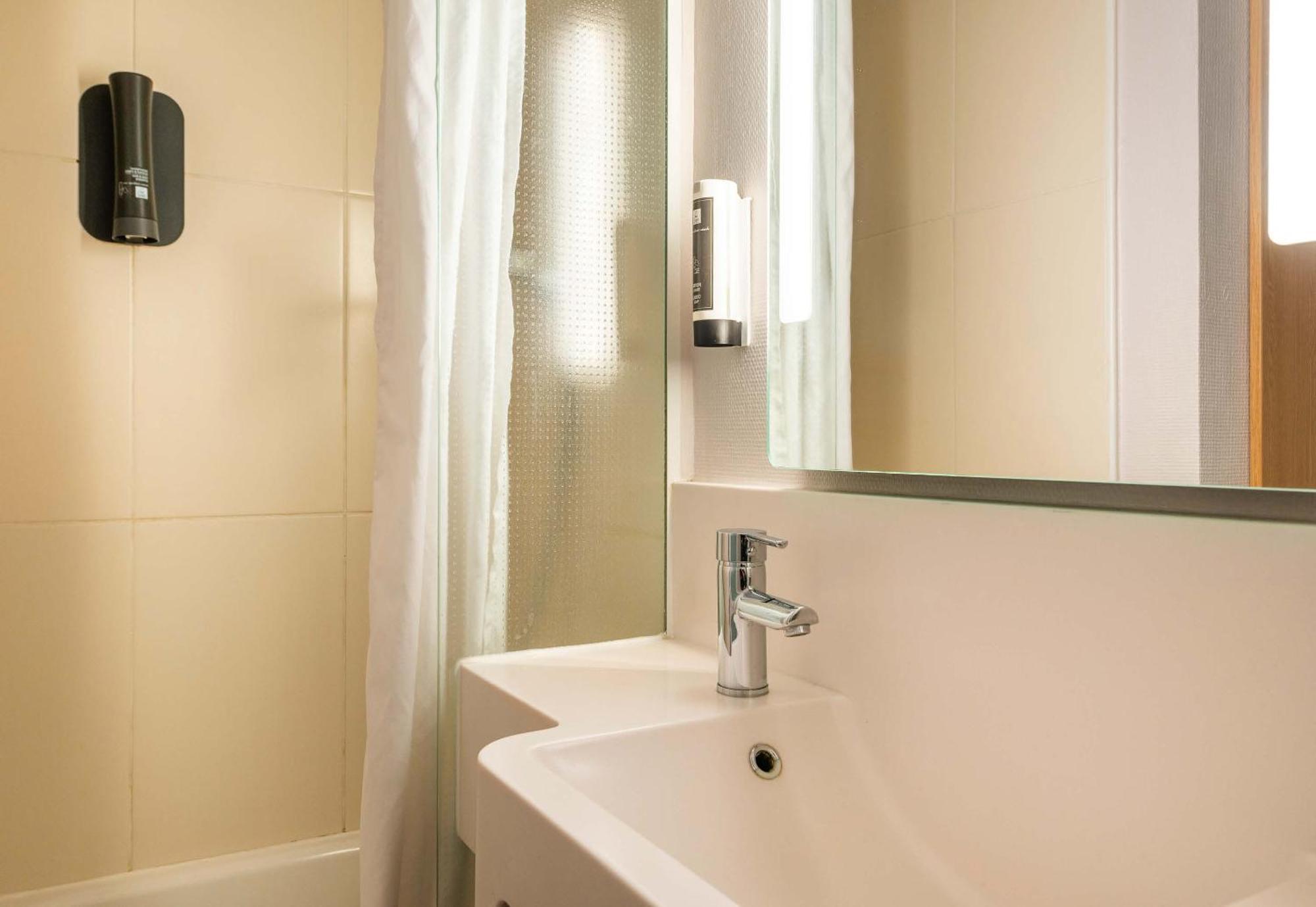 B&B Hotel Nantes Parc Expos La Chapelle Екстер'єр фото
